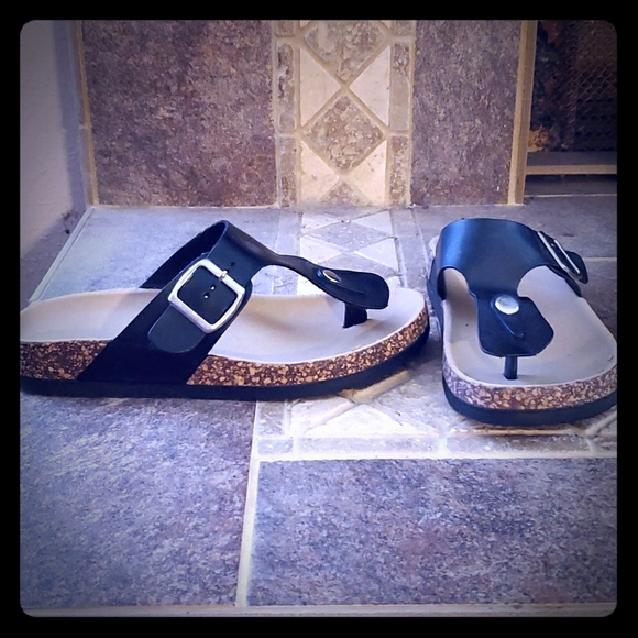 Forever Link SZ 6 Black Slide-On Thong Sandals - Picture 1 of 8